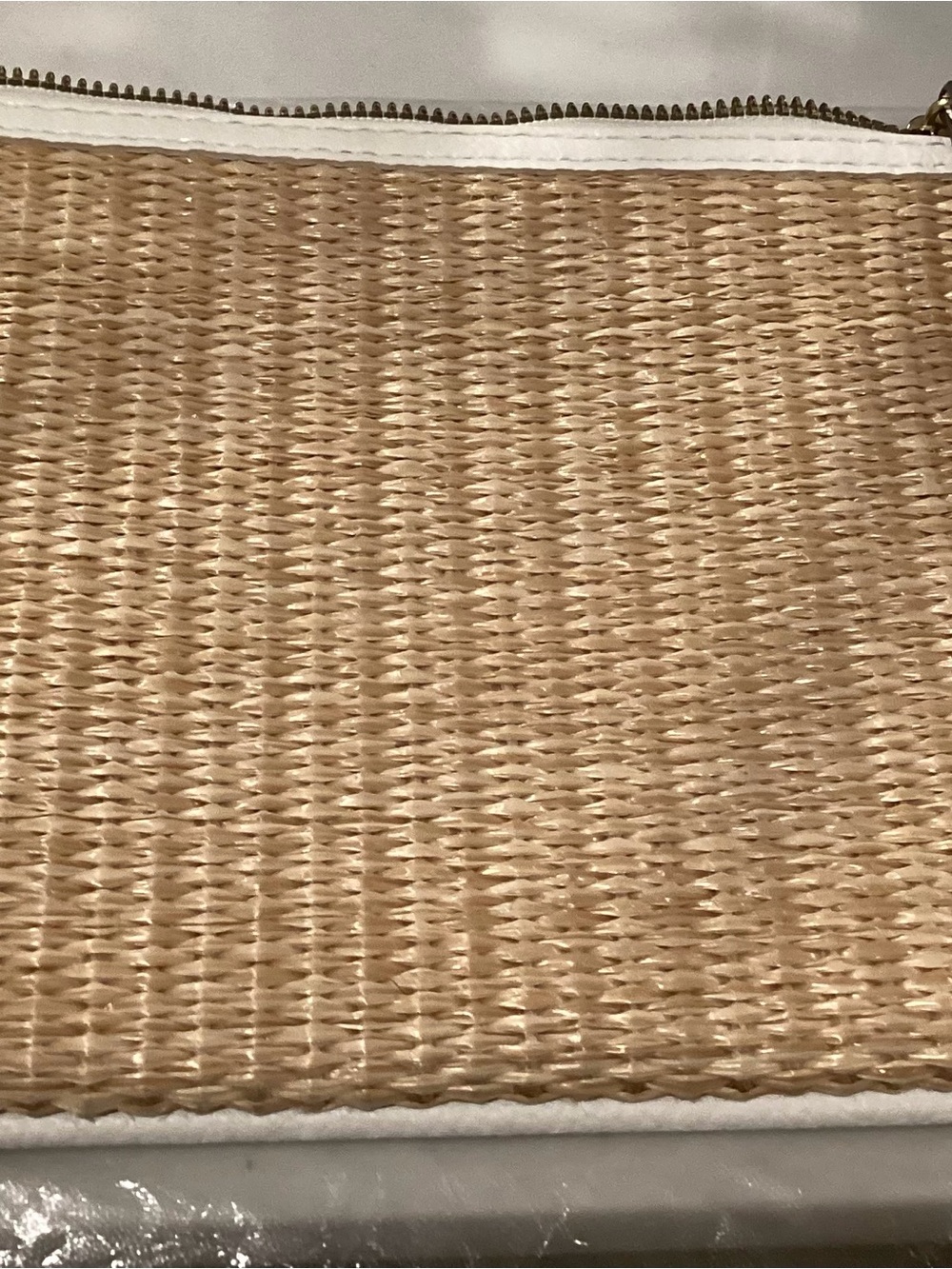 Straw front wristlet